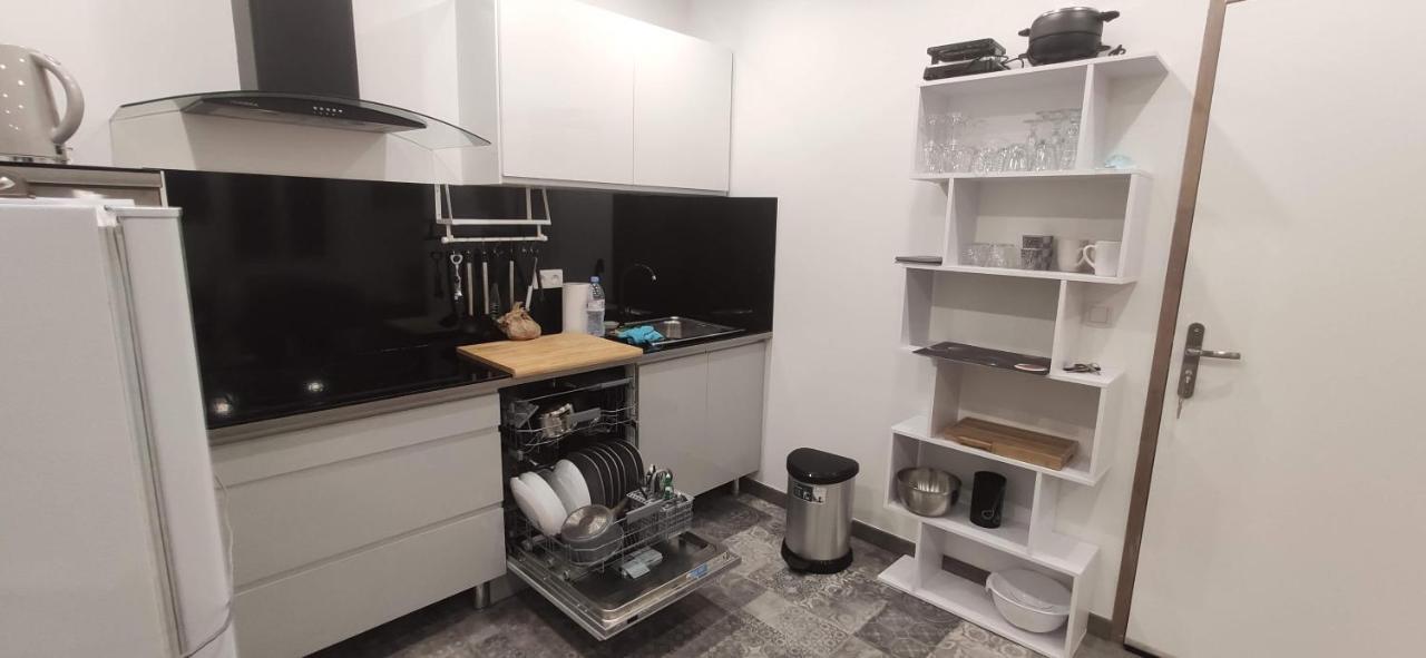 Joli Appartement Renove Avec Terrasse บรีดเดอ-เล-แบ็ง ภายนอก รูปภาพ